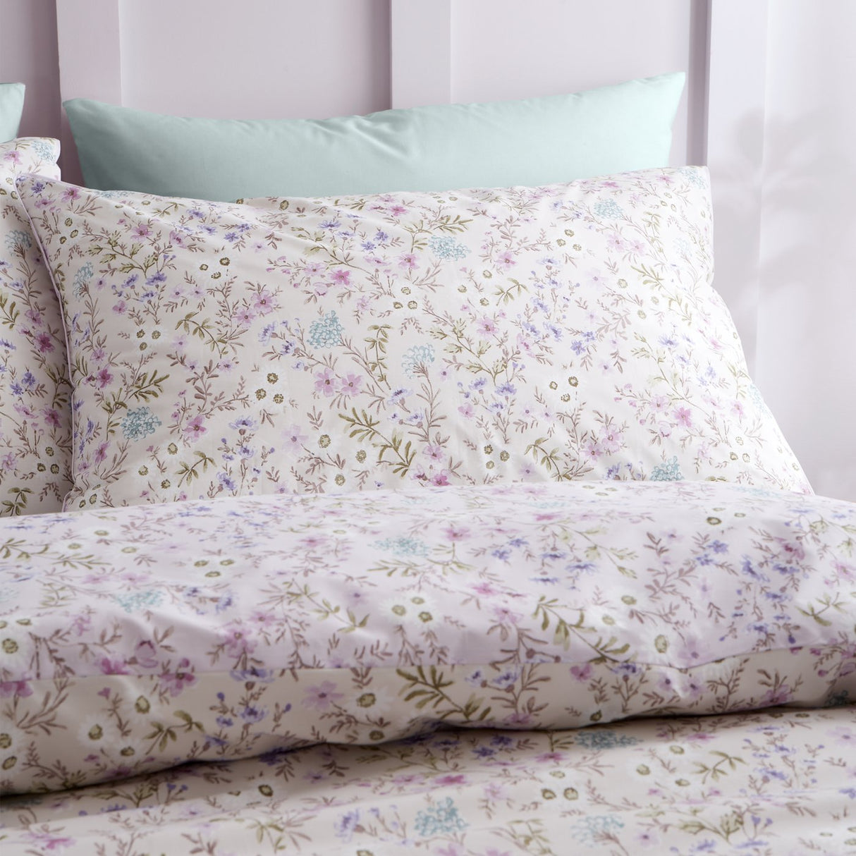 Bianca Ditsy Floral 200 Thread Count Cotton Reversible Duvet Cover Set with Pillowcase Lilac