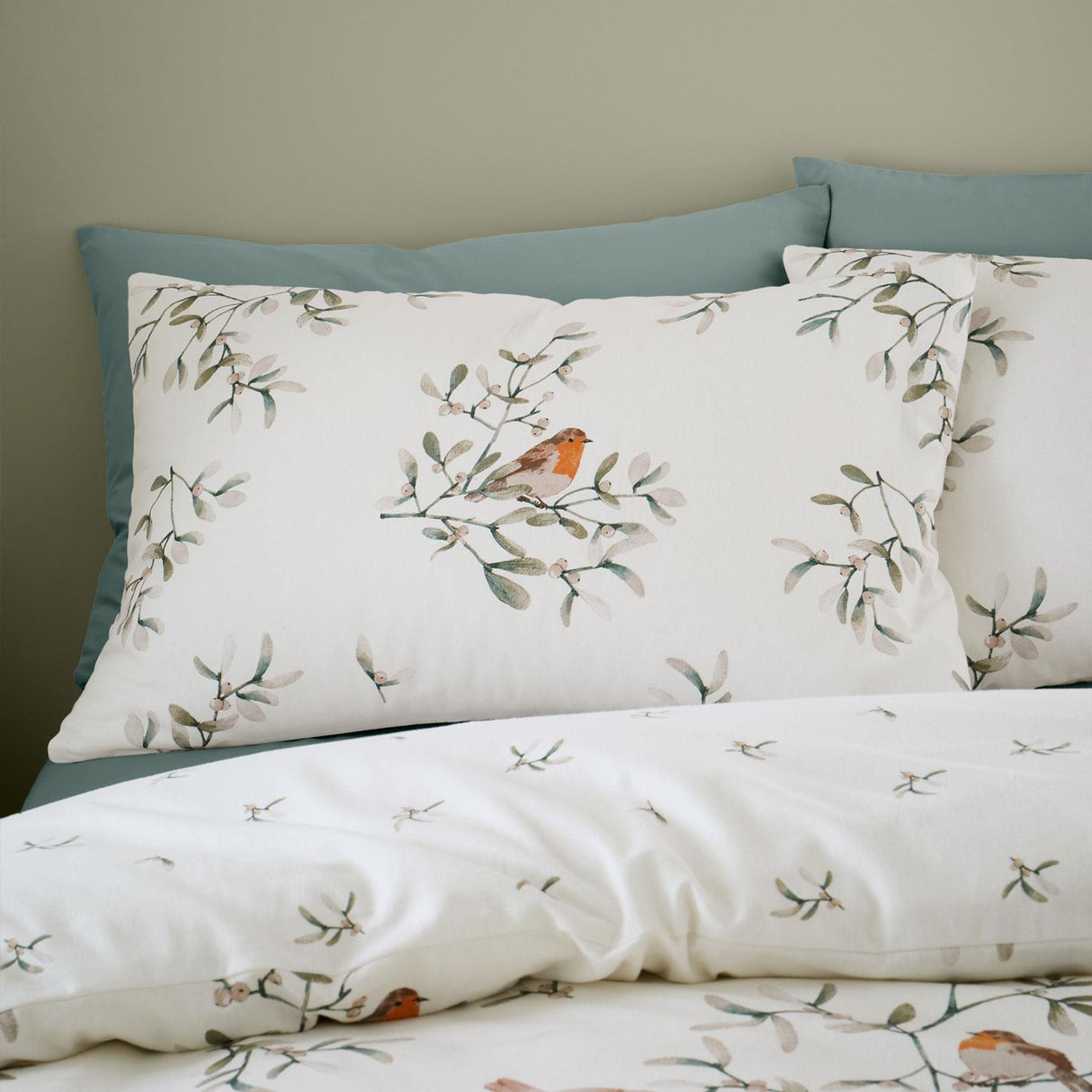 Brushed Mistletoe Robins Duvet Cover Set by Catherine Lansfield