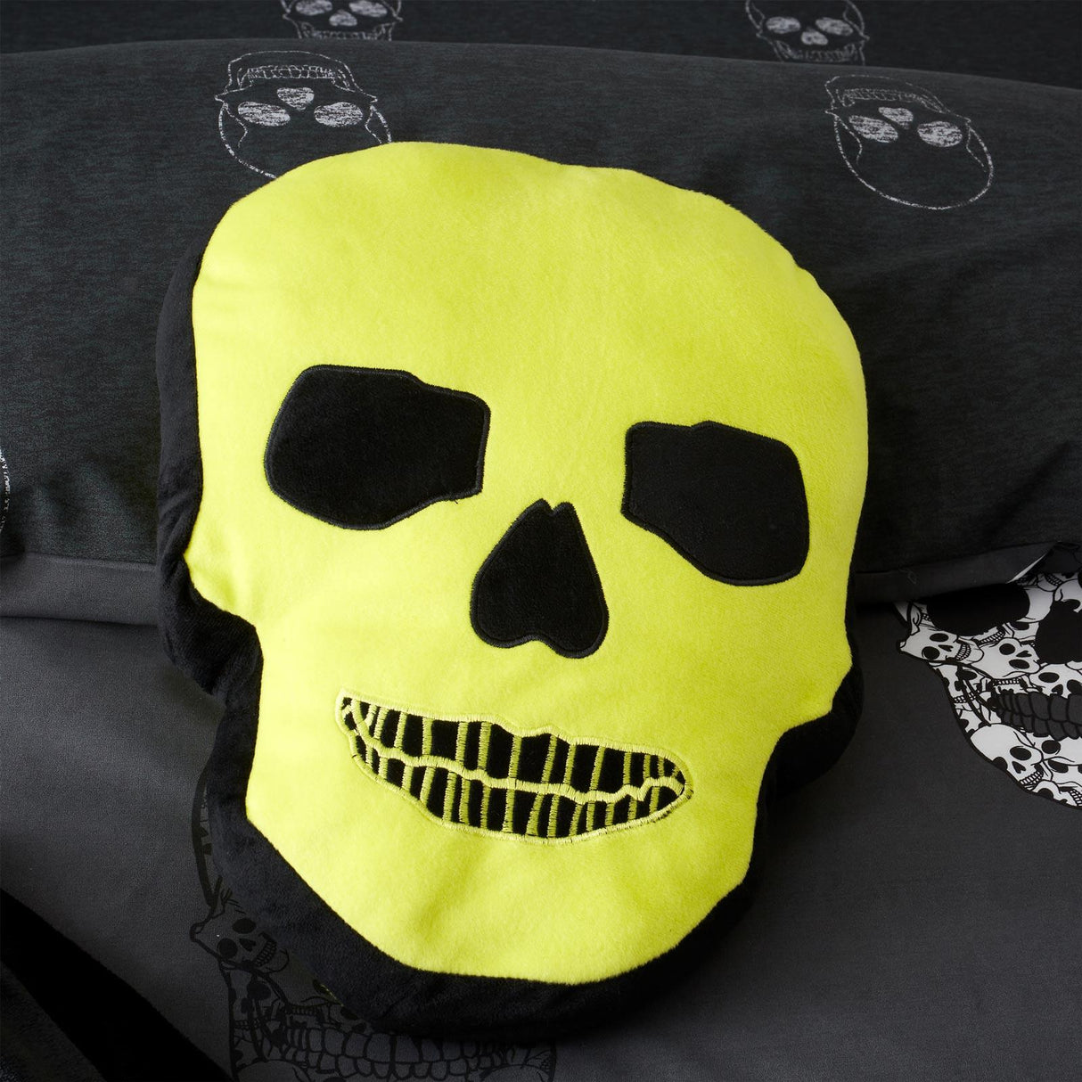 Catherine Lansfield Skulls 3D Green Halloween Kids Filled Cushion