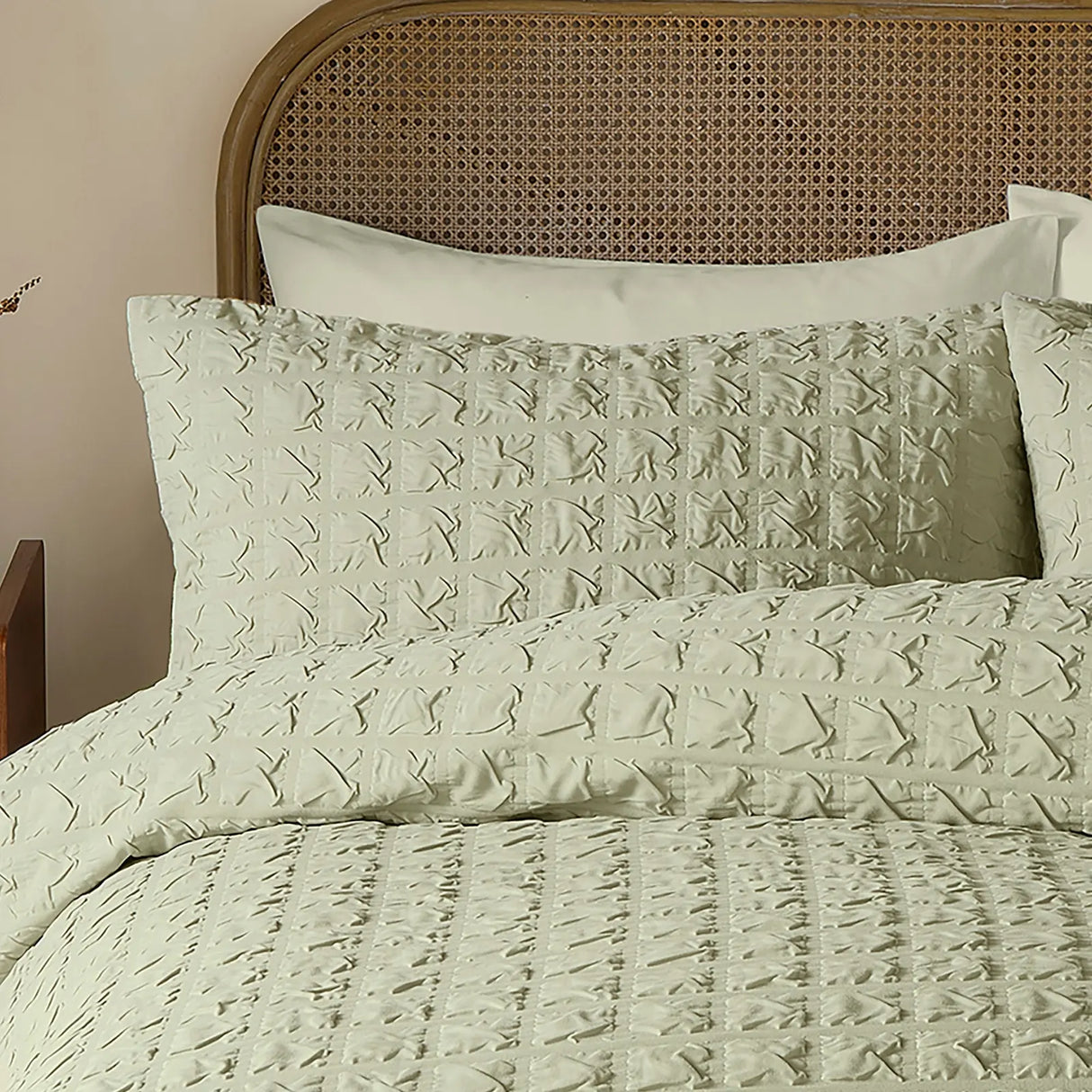 Embossed Grid Green Easy Care Duvet Cover Set - product image 2