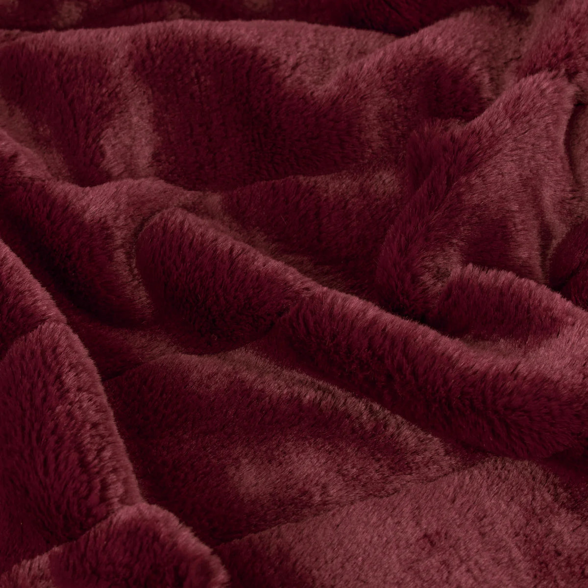 Empress Faux Fur Reversible Ruby Velvet Throw Blanket 130cm x 180cm / 140cm x 200cm - additional product view 3