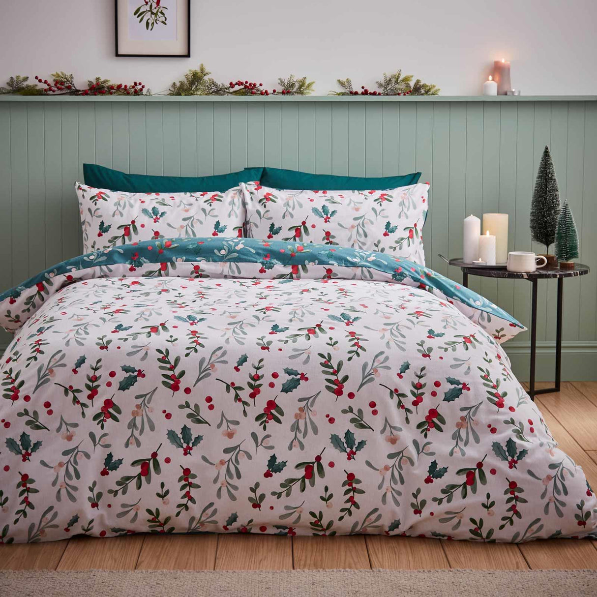 Brushed Christmas Holly & Mistletoe Duvet Cover Set by Catherine Lansfield