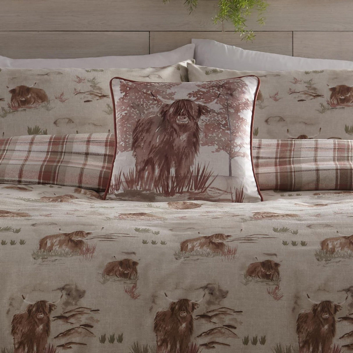 Dreams & Drapes Hanson Highland Cow Lodge Cushion Cover