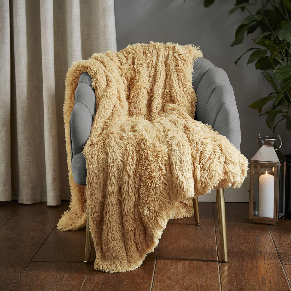 Cuddly Throw Blanket by Catherine Lansfield