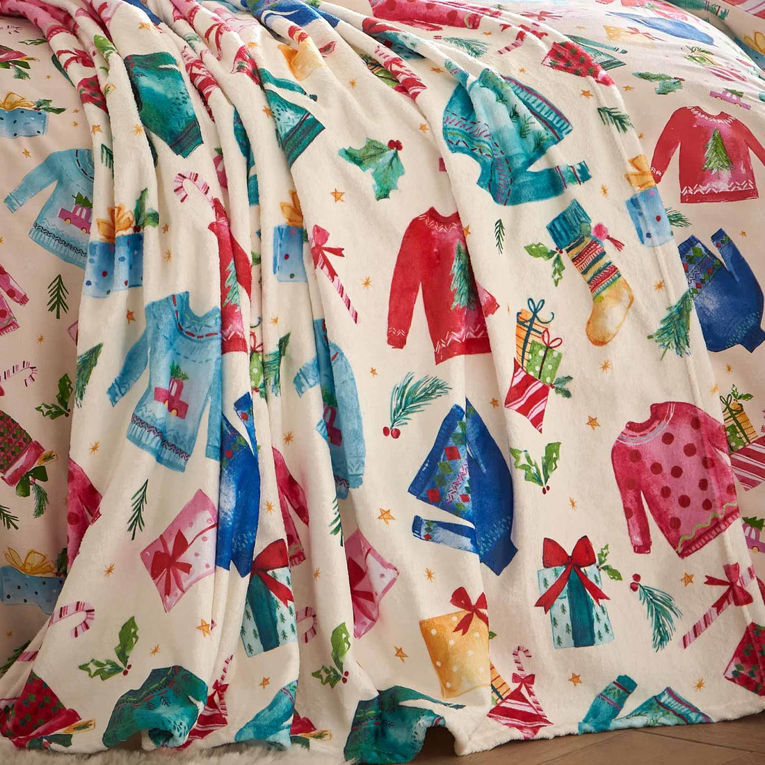 Catherine Lansfield Jolly Jumpers Christmas Throw Blanket