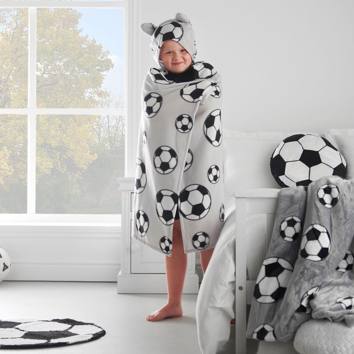 Catherine Lansfield Football Cosy Kids Hooded Blanket 2