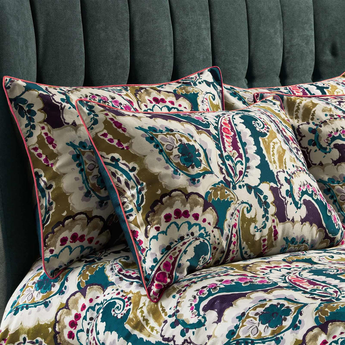 Aretha Paisley Cotton Sateen Piped Pillowcase Pair