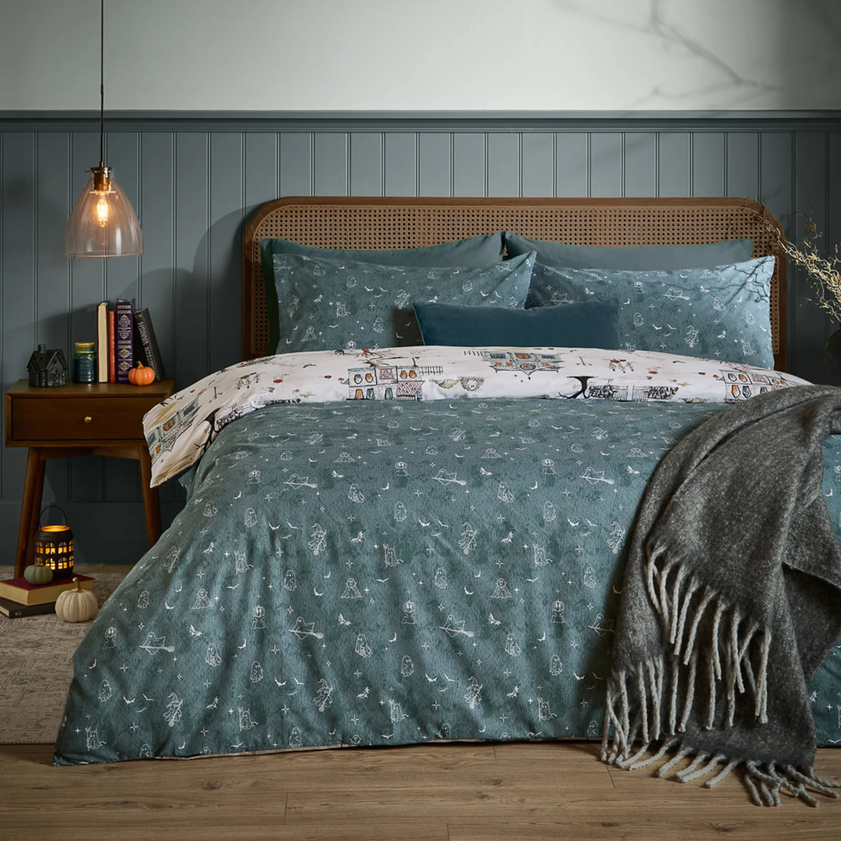 Ghost Town Reversible Halloween Duvet Cover Set image 2