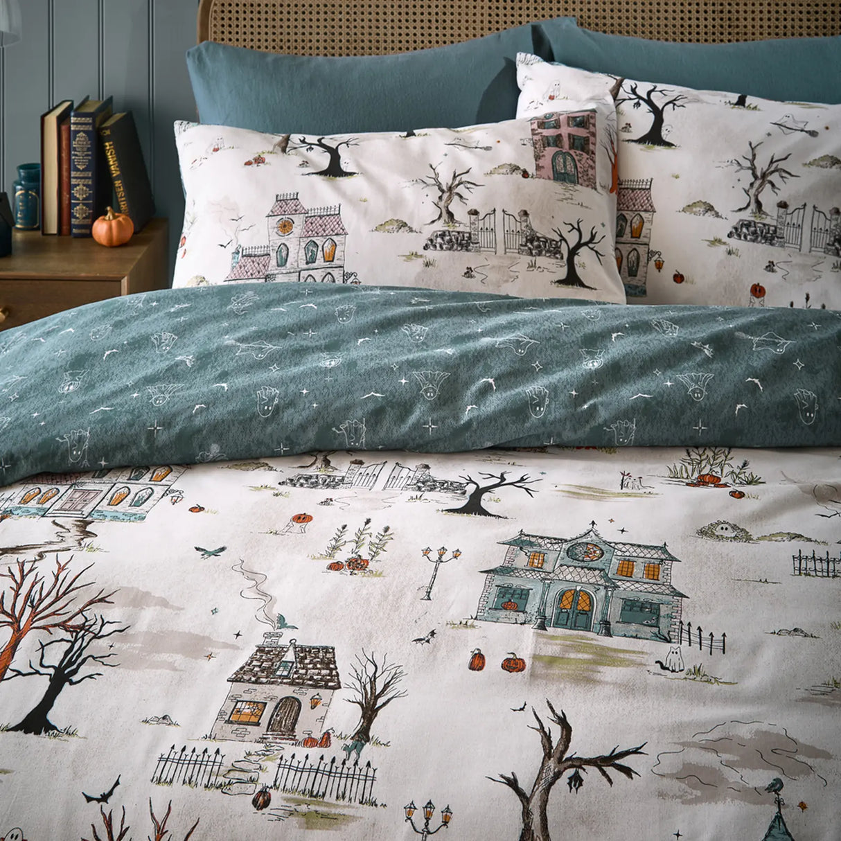 Ghost Town Reversible Halloween Duvet Cover Set image 3