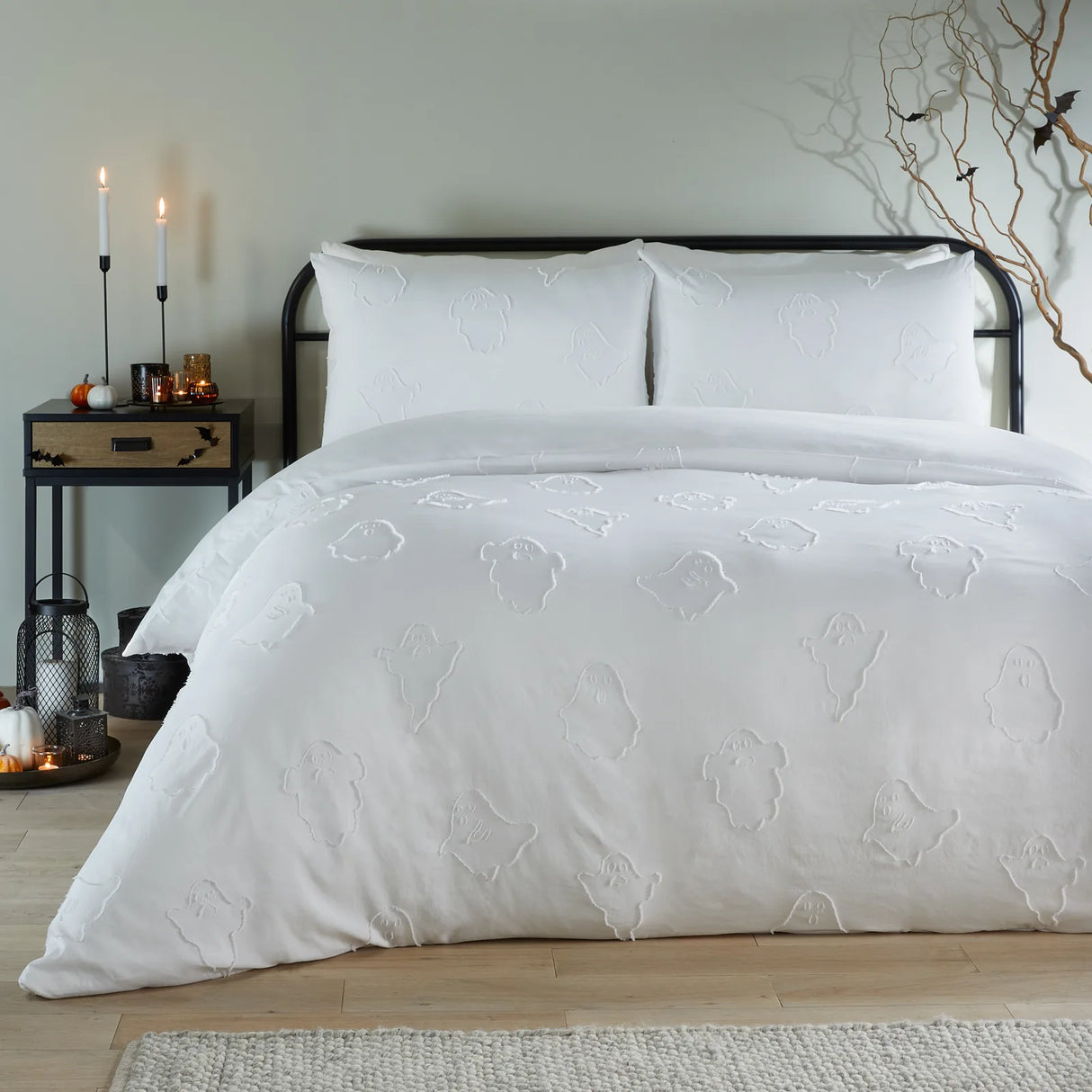 Ghostly Ghouls Soft Touch Tufted Duvet Cover Set White - image 2