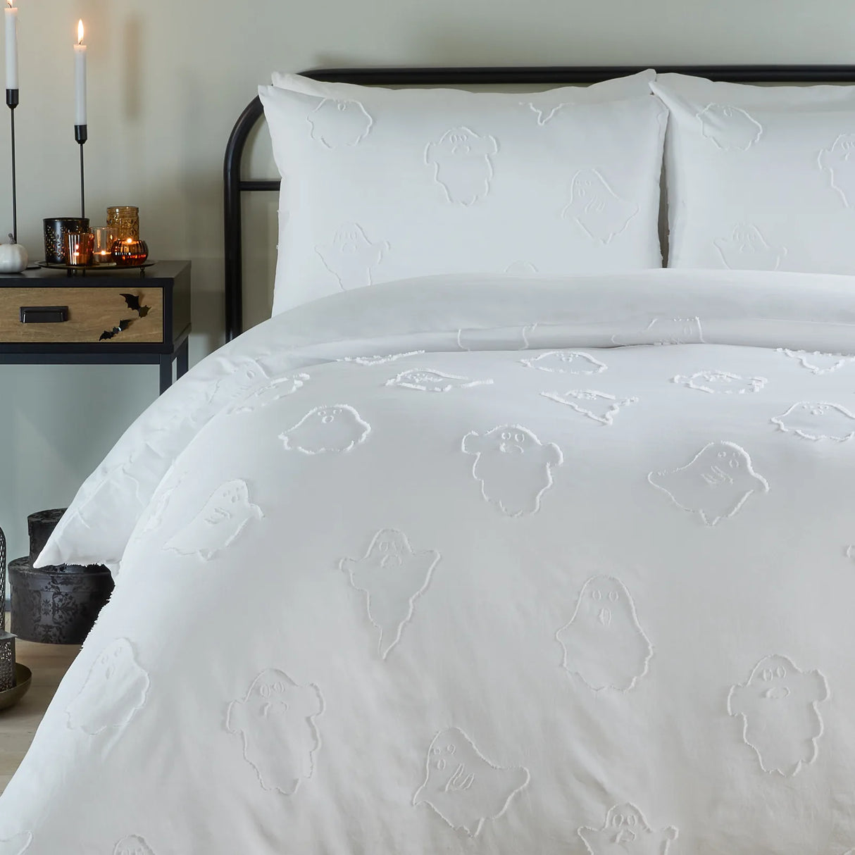 Ghostly Ghouls Soft Touch Tufted Duvet Cover Set White - image 4