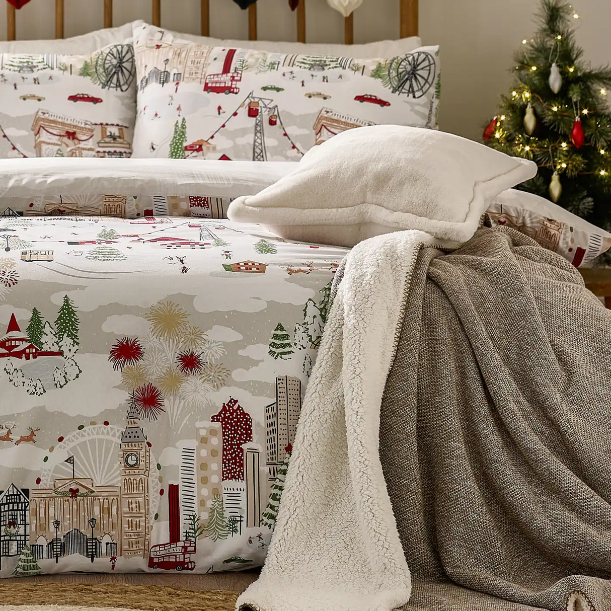 Joy To All Printed Duvet Cover Set Snow/Berry - image 4