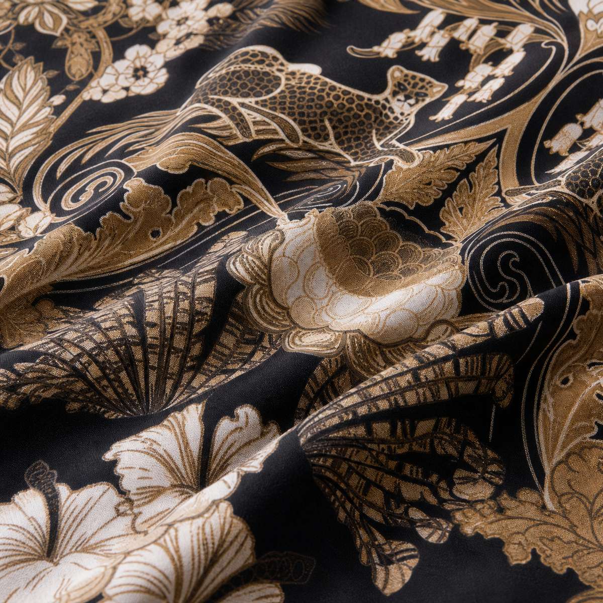 Macro close-up of the cotton fabric on the Laurence Llewelyn-Bowen Suburban Jungle Cotton Duvet Cover Set