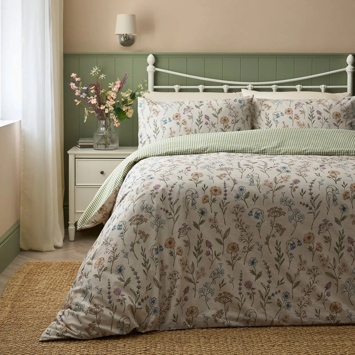 Meadow Floral Multi Polycotton Duvet Cover Set - main product image