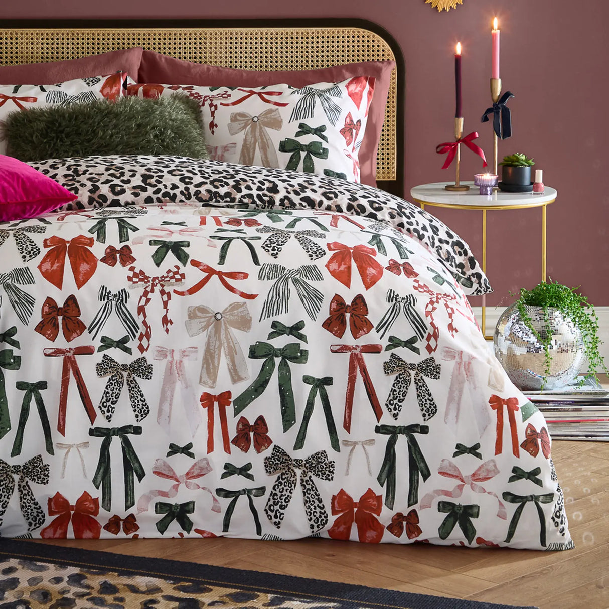 Mila Bows Reversible Duvet Cover Set image 4