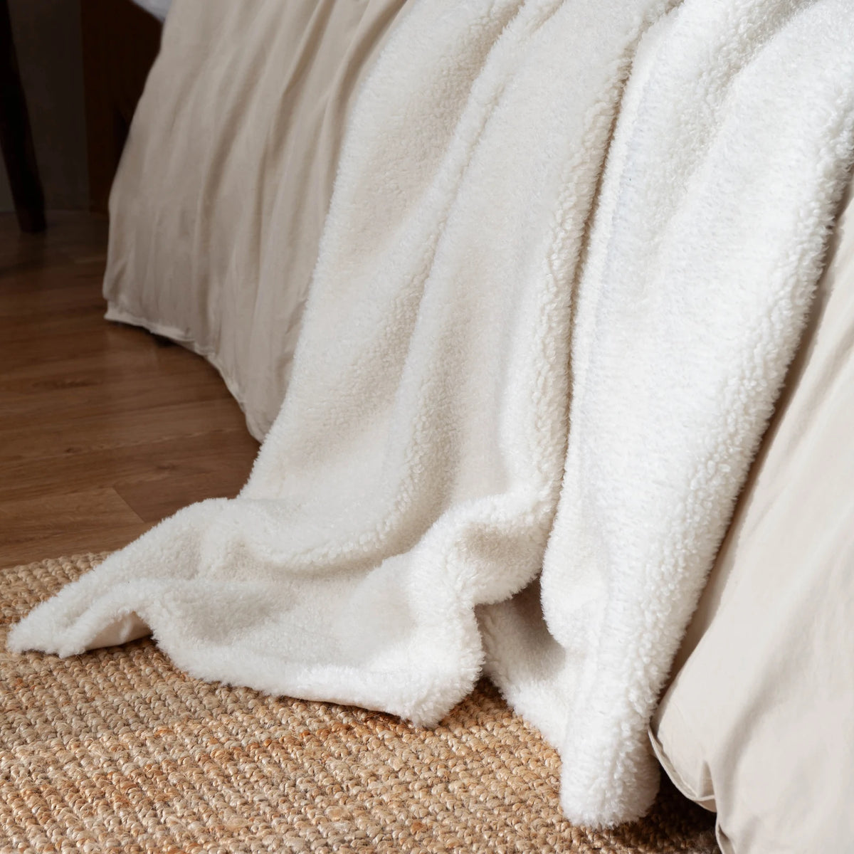 Olann Knitted Reversible Ecru Velvet Fleece Throw Blanket 130cm x 180cm - additional product view 2