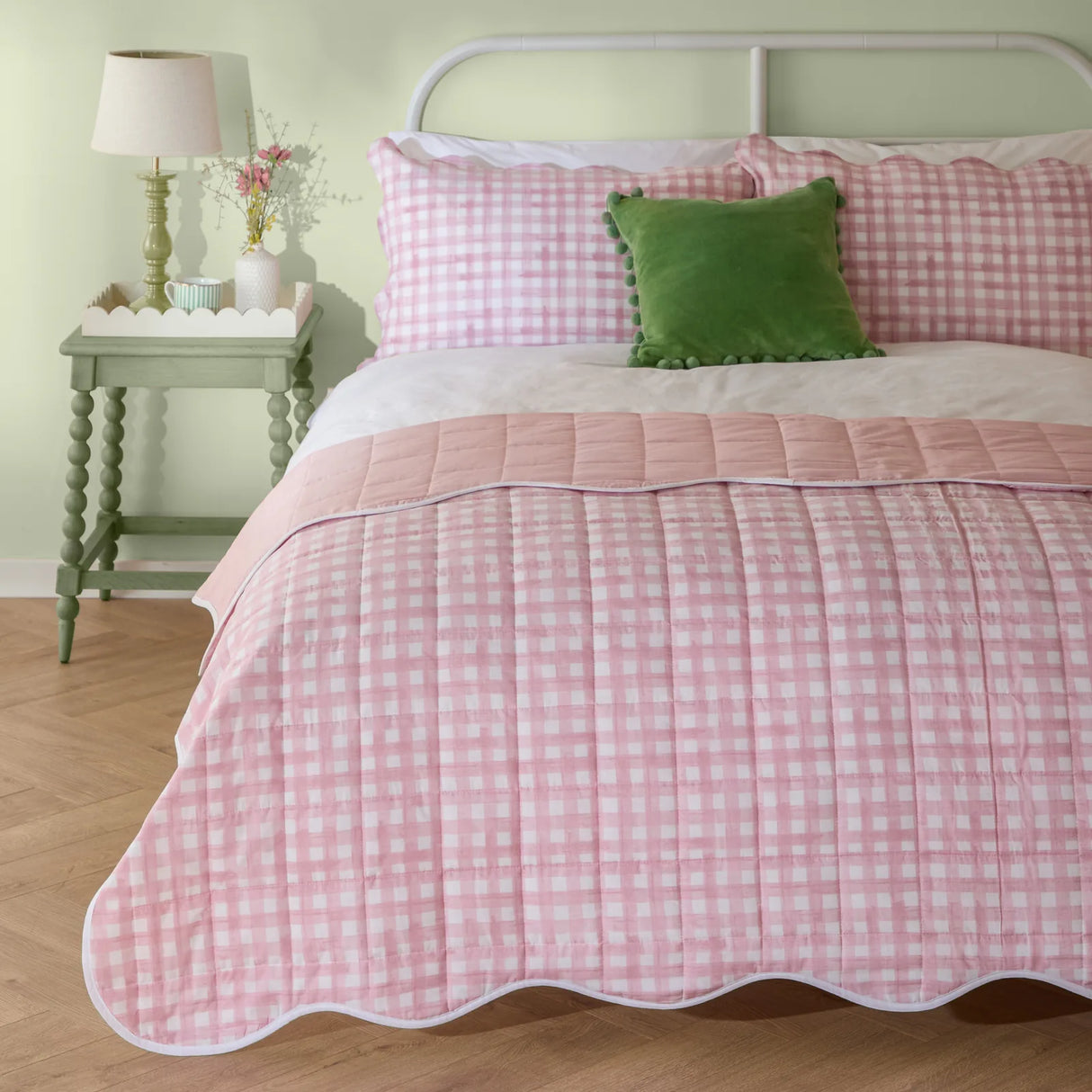 Scallop Quilted Bedspread Pink - image 1