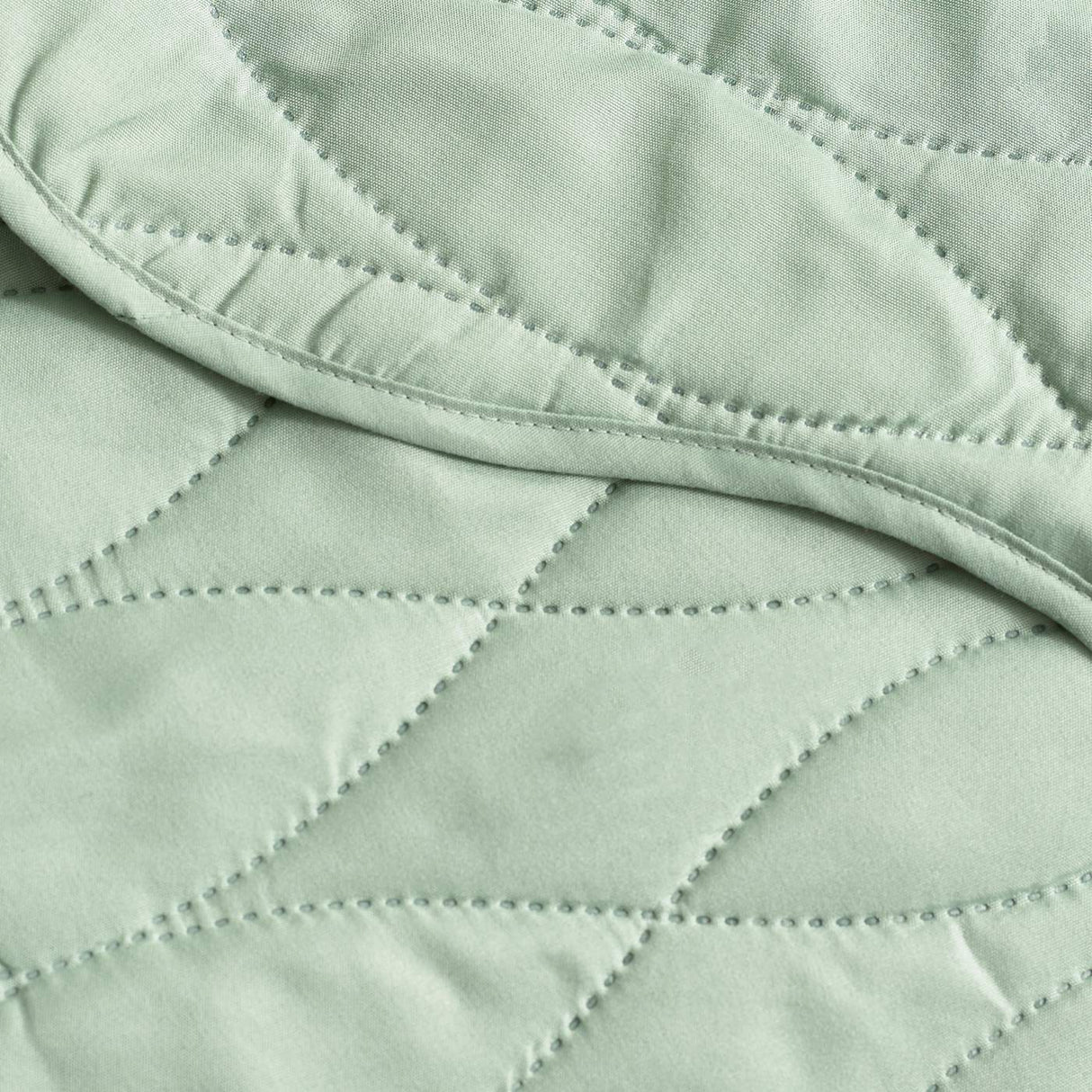 Catherine Lansfield Scallop Waves Quilted 240x260cm Bedspread Green