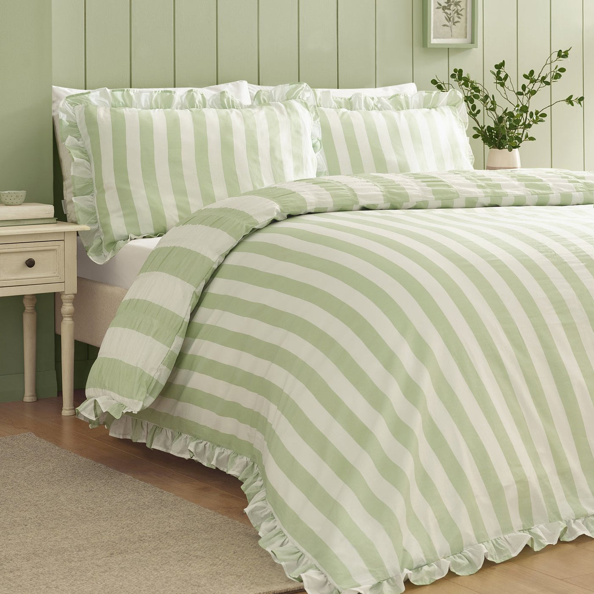 Catherine Lansfield Seersucker Frill Stripe Duvet Cover Set with Pillowcase Green