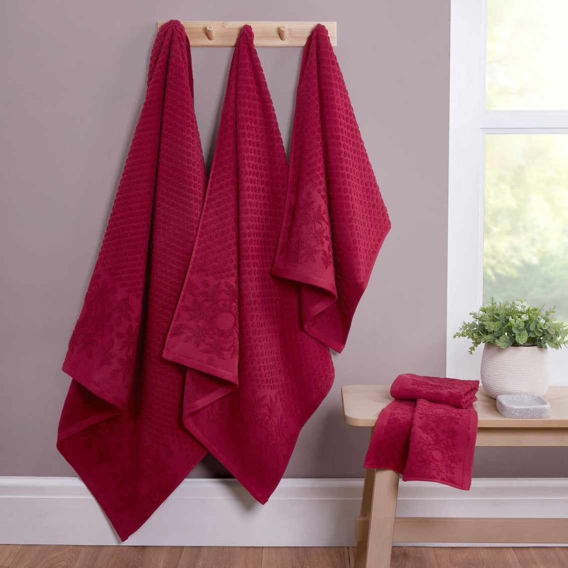 Versailles Jacquard 500gsm Cotton Towels by Rapport Home