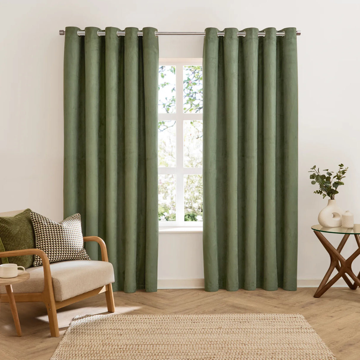 Verso Reversible Suede-look Blackout Eyelet Curtains Green - image 3