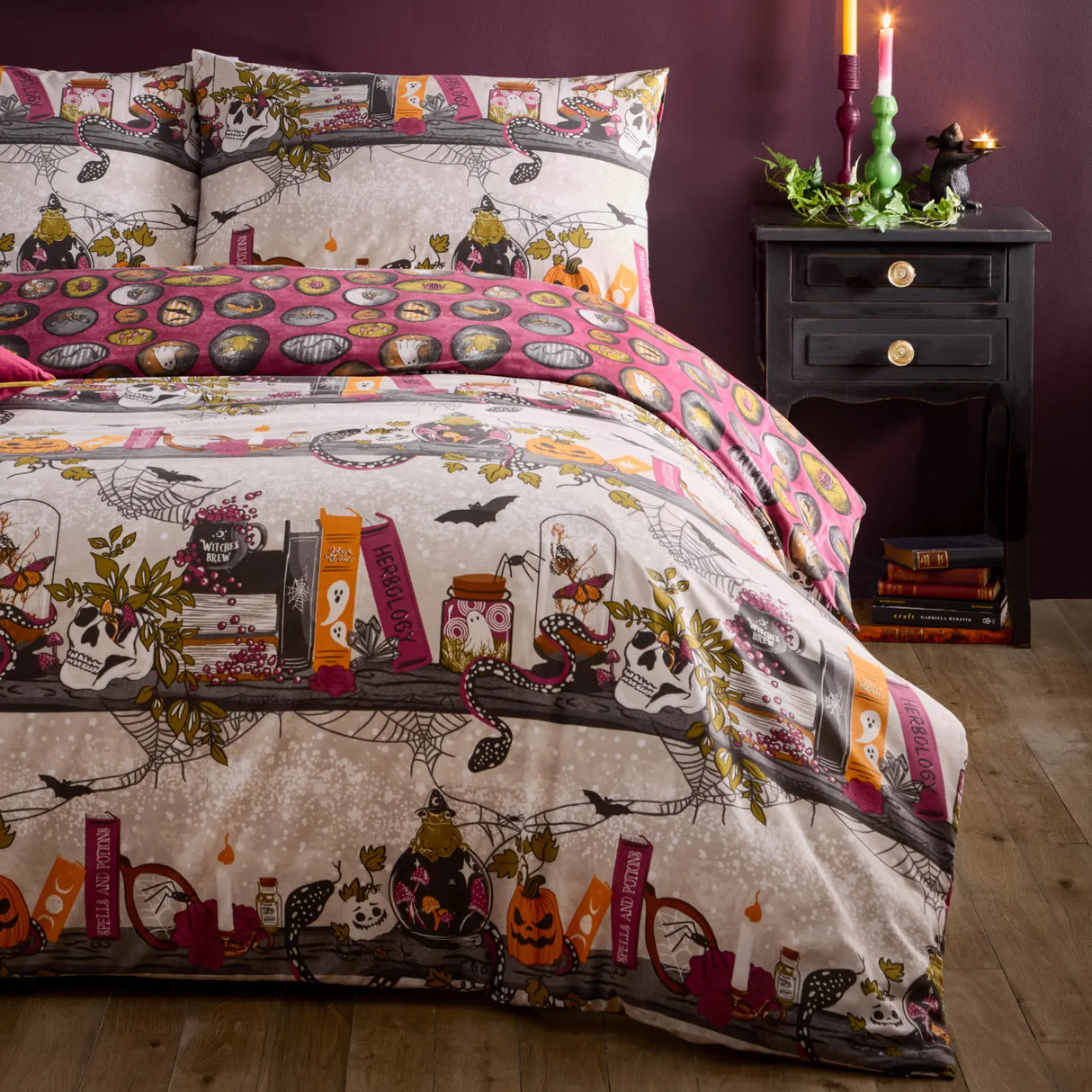 Witchy Tales Printed Reversible Duvet Cover Set Multicolour - image 4