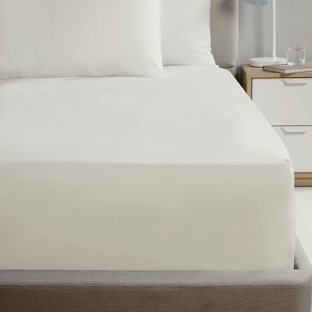 Plain Percale 25cm Fitted Sheet Cream Fitted Sheet Rapport Single