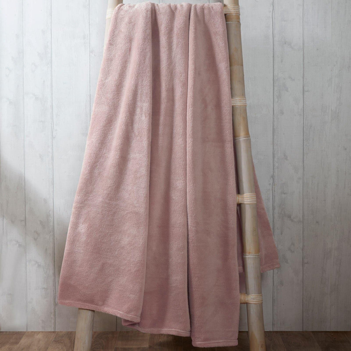 Cosy Plain Coral Fleece Blush Pink Throws 150x200cm, 200x240cm Throw Rapport 150cm x 200cm
