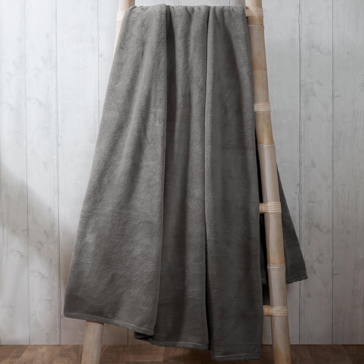 Cosy Plain Coral Fleece Charcoal Throws 150x200cm, 200x240cm Throw Rapport 150cm x 200cm