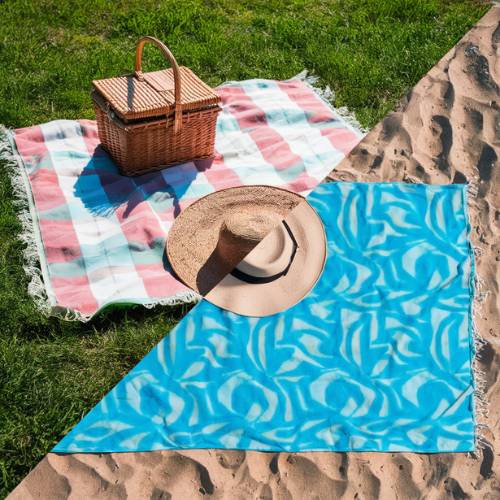 Embrace the Summer Sun with the Top Picnic Blankets and Beach Towels