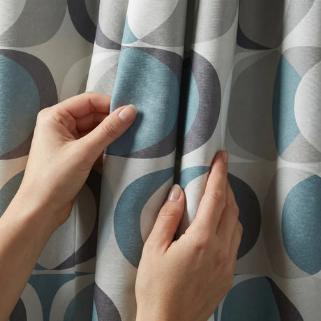 Sander Lined Eyelet Curtains 3