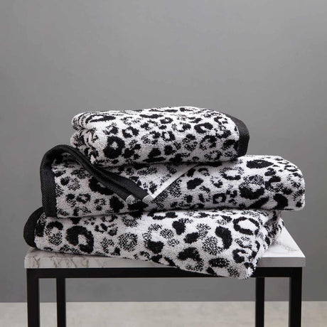 Animal Print Jacquard 550gsm Cotton Bathroom Towel - Black