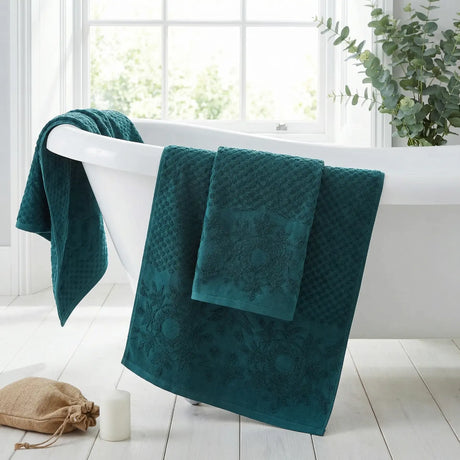Versailles Jacquard 500gsm Cotton Towels 4