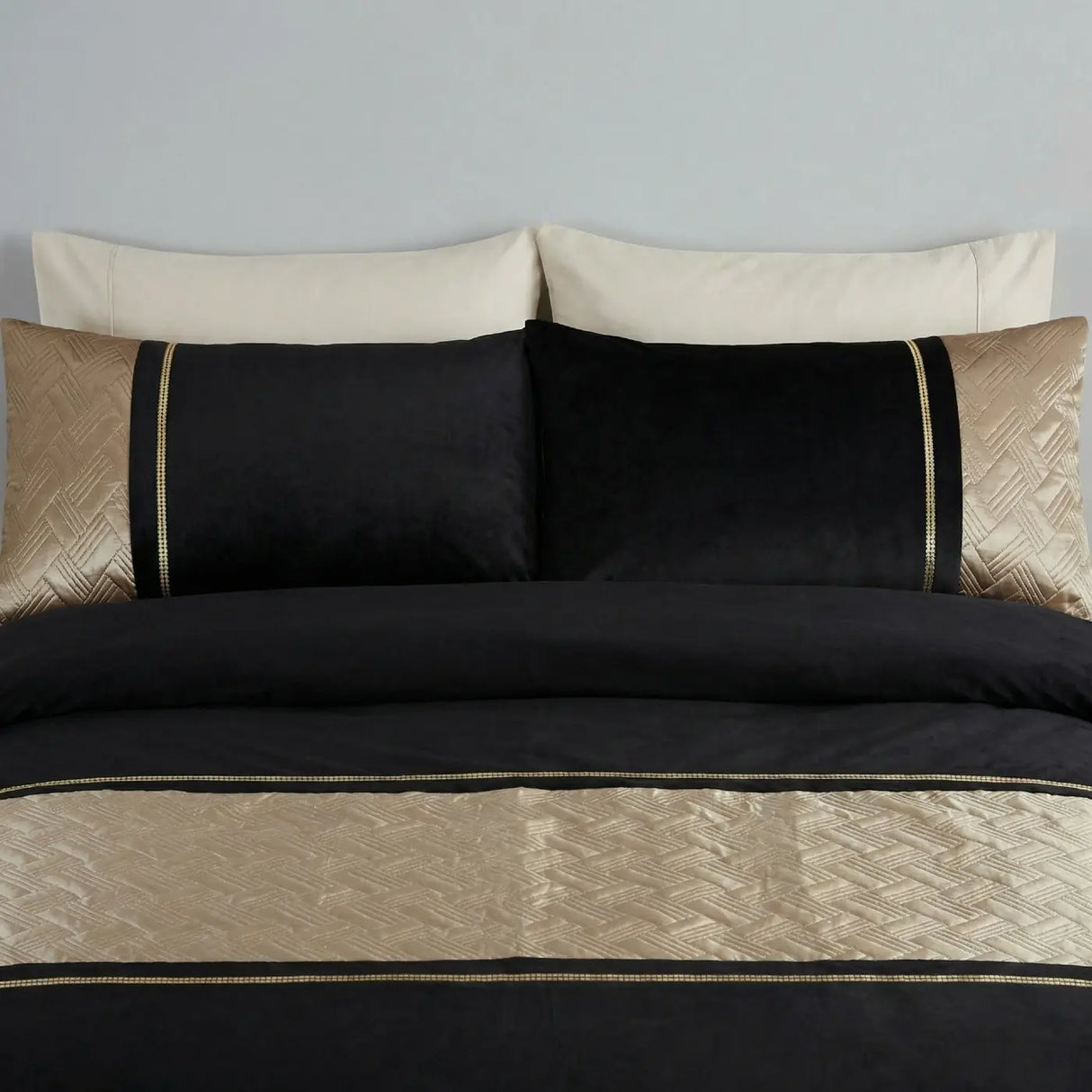 Capri Duvet Cover Set - Gold image 3