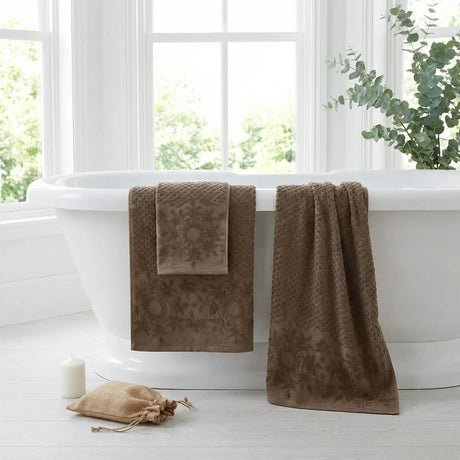 Versailles Jacquard 500gsm Cotton Towels 2