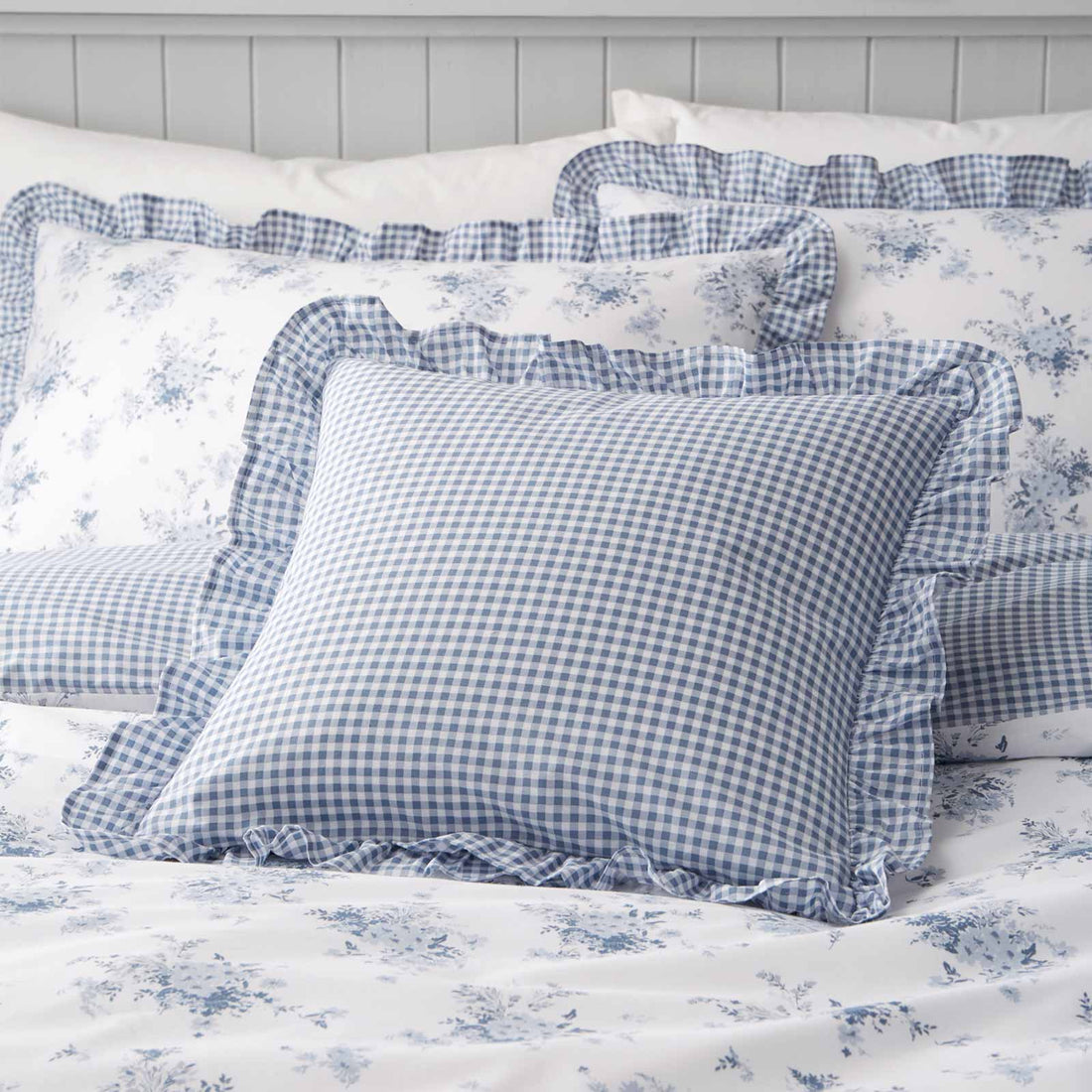 Catherine Lansfield Lucie Floral Filled Cushion