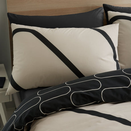 Catherine Lansfield Linear Curve Geometric Duvet Cover Set - Black - Linear Curve Geo Black And White Image 3
