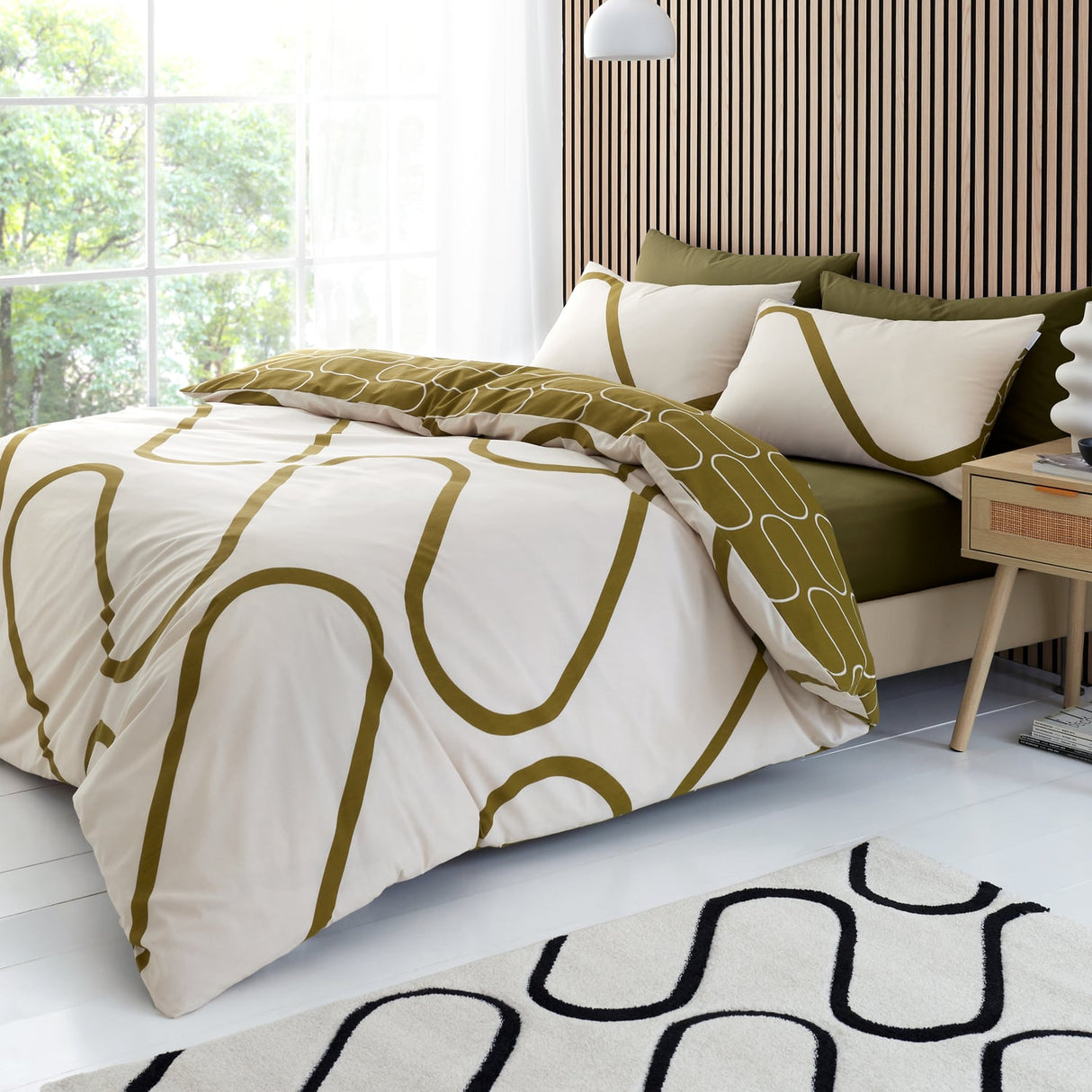 Catherine Lansfield Linear Curve Geometric Duvet Cover Set - Black - Linear Curve Olive Duvet Set