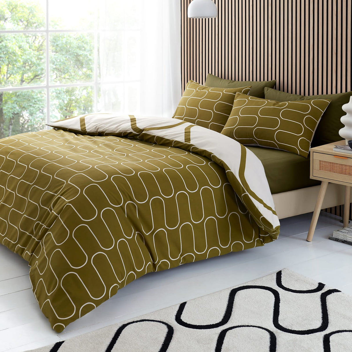 Catherine Lansfield Linear Curve Geometric Duvet Cover Set - Black - Linear Curve Olive Duvet Set