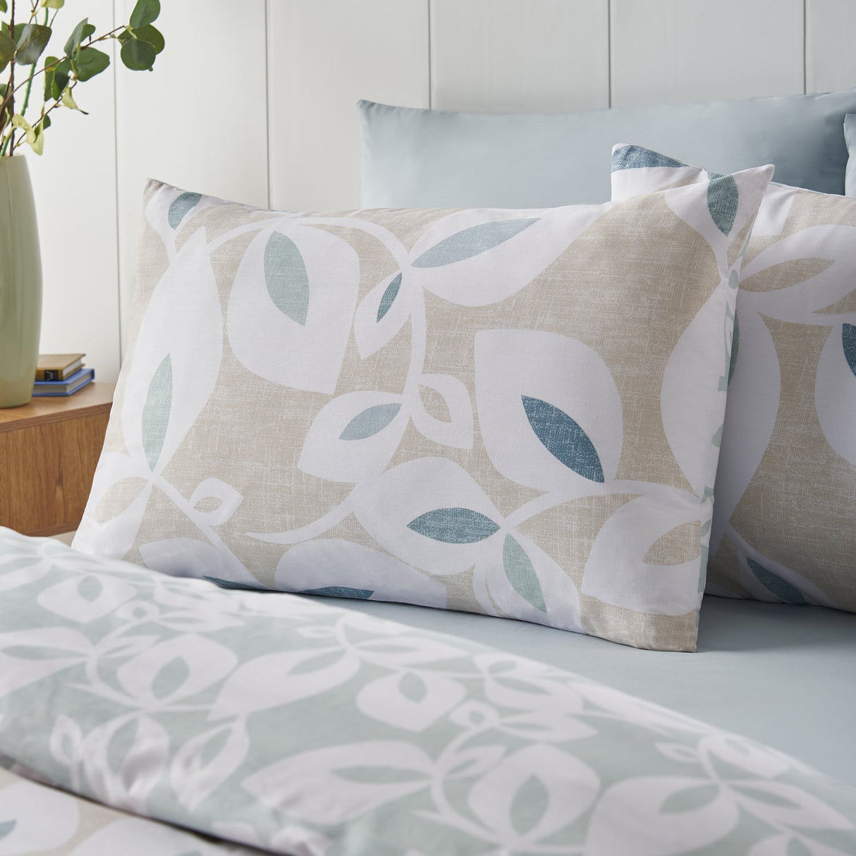 Catherine Lansfield Inga Leaf Duvet Cover Set - Inga Leaf Natural Duvet Set