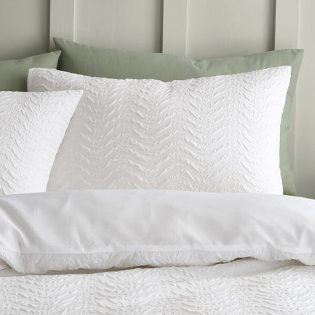 Heatset Wave Duvet Cover Set by Catherine Lansfield