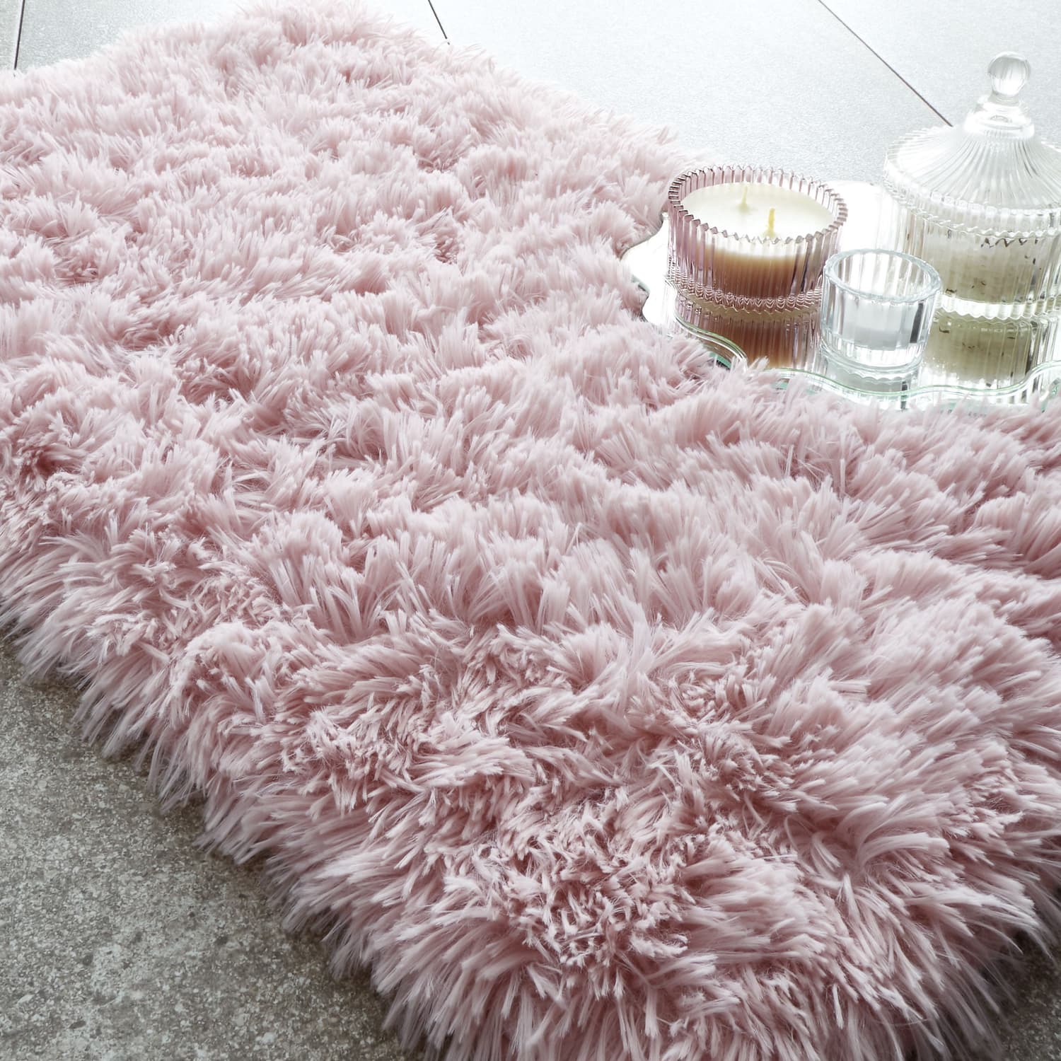 Catherine Lansfield Cuddly Soft Bath Mat 50cm x 80cm - Cuddly Blush Bath Mat Blush