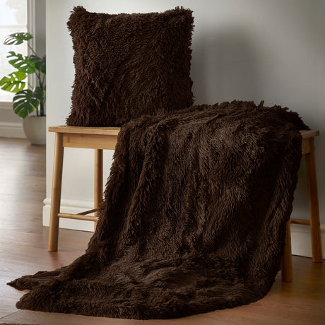 Catherine Lansfield Cuddly Reversible Throw – Blush – 150cm x 200cm / 245cm x 280cm - Cuddly Chocolate Group