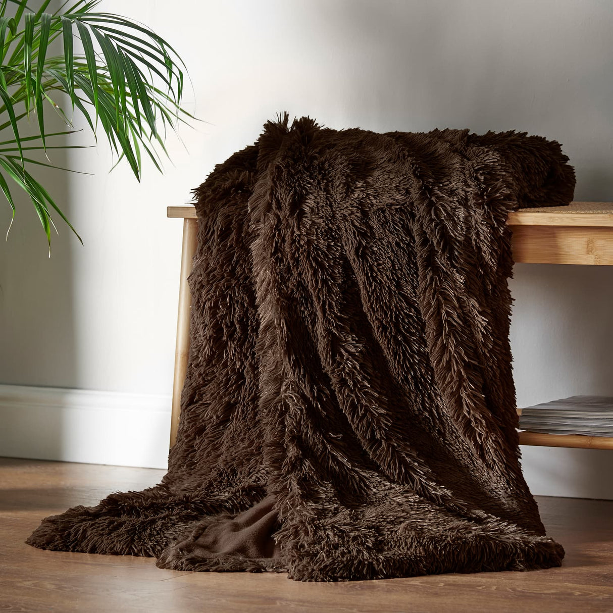Catherine Lansfield Cuddly Reversible Throw – Natural – 150cm x 200cm - Cuddly Chocolate Throw