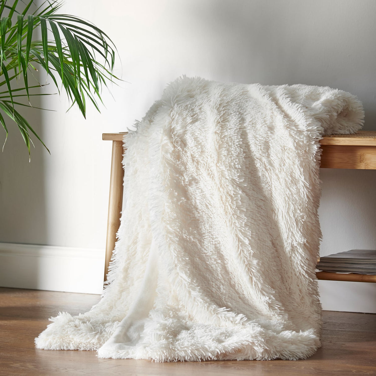 Catherine Lansfield Cuddly Reversible Throw – Cream – 150cm x 200cm / 245cm x 280cm - Cuddly Throw Cream