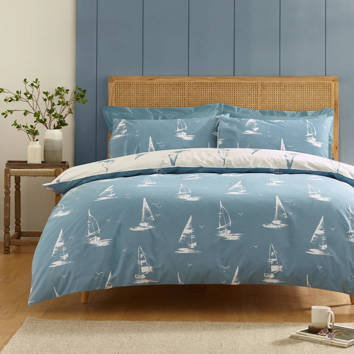 Catherine Lansfield Salcombe Boats Reversible Duvet Cover Set with Pillowcase