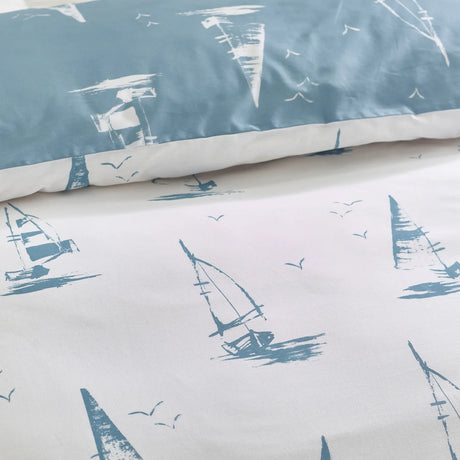 Catherine Lansfield Salcombe Boats Reversible Duvet Cover Set with Pillowcase