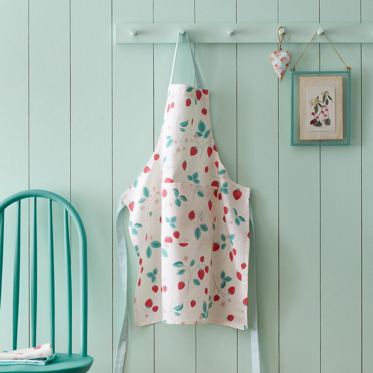 Catherine Lansfield Strawberry Garden Floral Cotton Apron