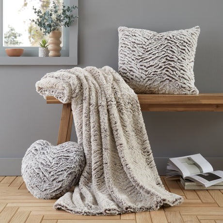 Catherine Lansfield Wolf Throw - Wolf Group