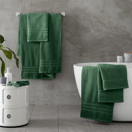 Catherine Lansfield Zero Twist 100% Cotton 450gsm Towels - Dark Green - Zero Twist Dark Green Group